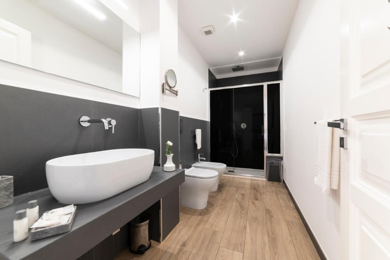 Ruggero Settimo - Room & Suite Palermo Eksteriør bilde
